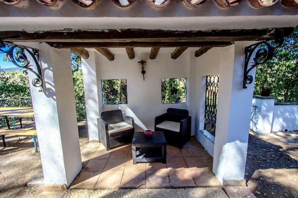Les Canyes Cottage, Private Villa Resort Piera 객실 사진